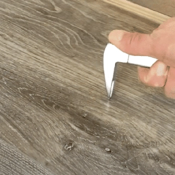 Scratch resistant LVT flooring